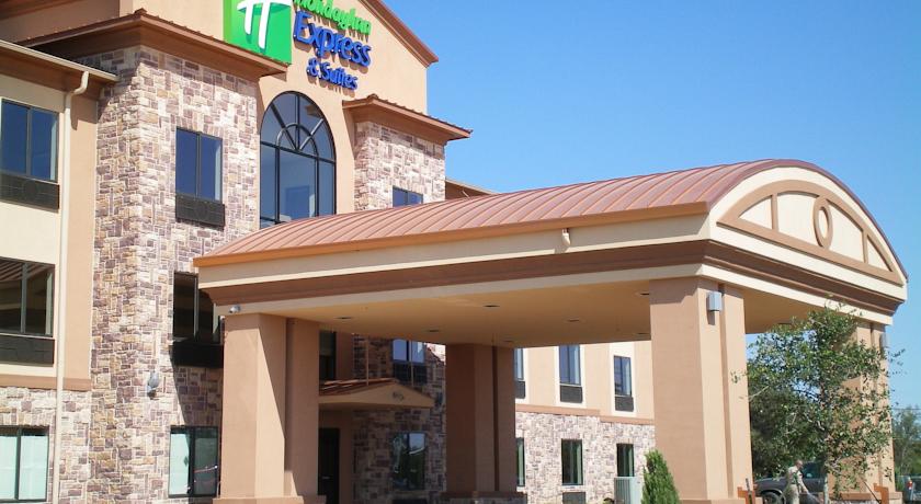 Holiday Inn Express & Suites Mineral Wells