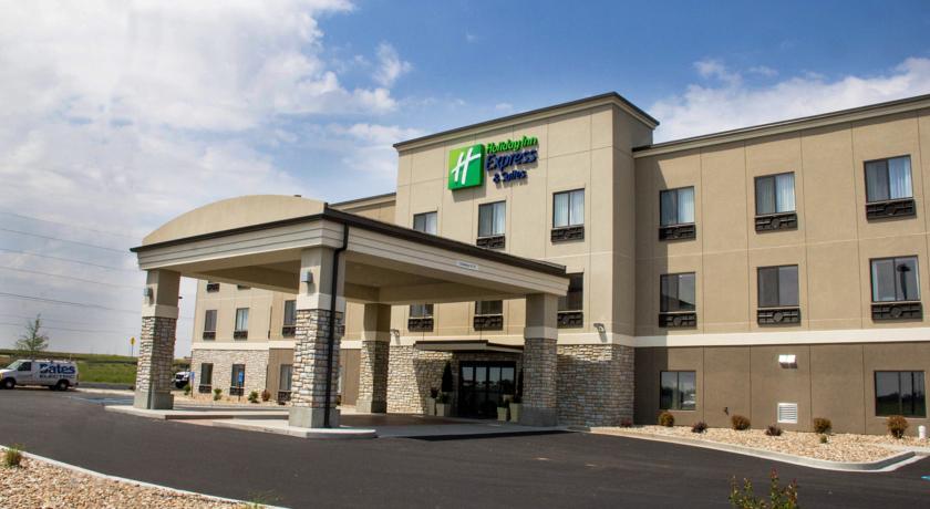 Holiday Inn Express & Suites Sikeston Southwest