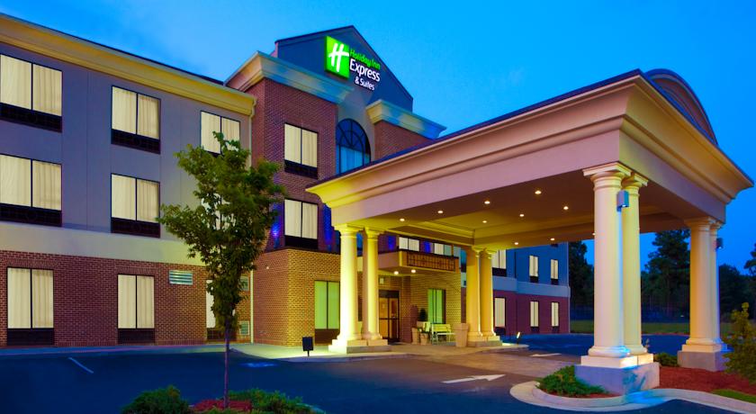 Holiday Inn Express & Suites Tappahannock