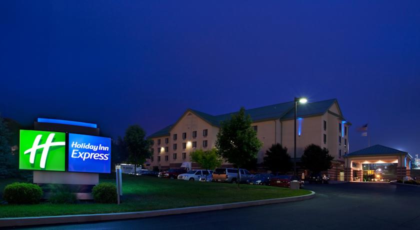 Holiday Inn Express Breezewood