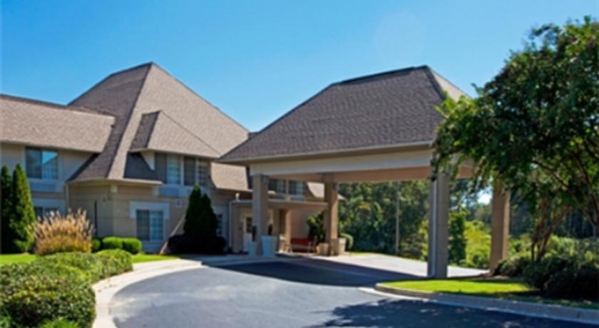 Holiday Inn Express Chateau Elan Lodge