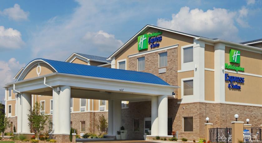 Holiday Inn Express Hotel & Suites Clarksville