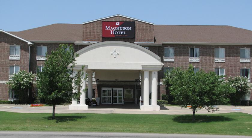 Holiday Inn Express Hotel & Suites Commerce