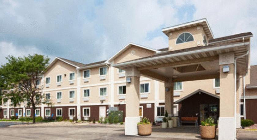 Holiday Inn Express Hotel & Suites Deforest