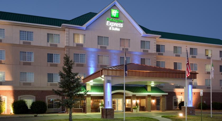 Holiday Inn Express Hotel & Suites Englewood