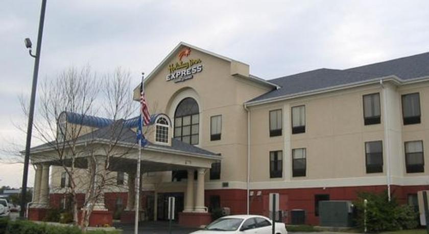 Holiday Inn Express Hotel & Suites Laurinburg