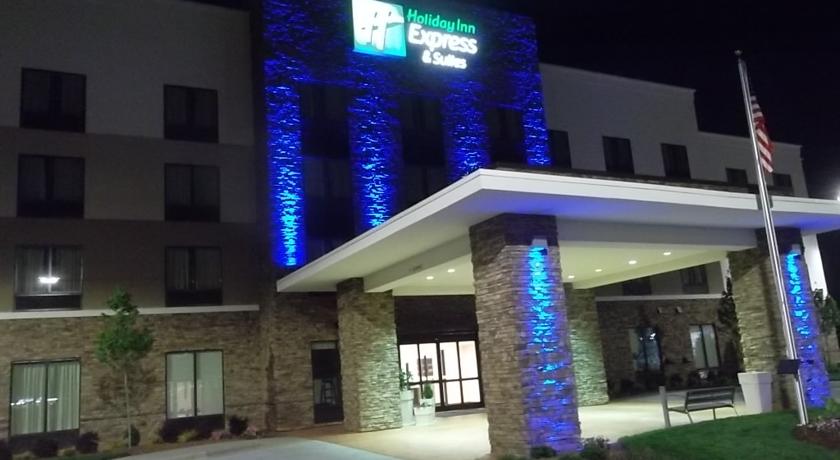 Holiday Inn Express Hotel & Suites Monroe