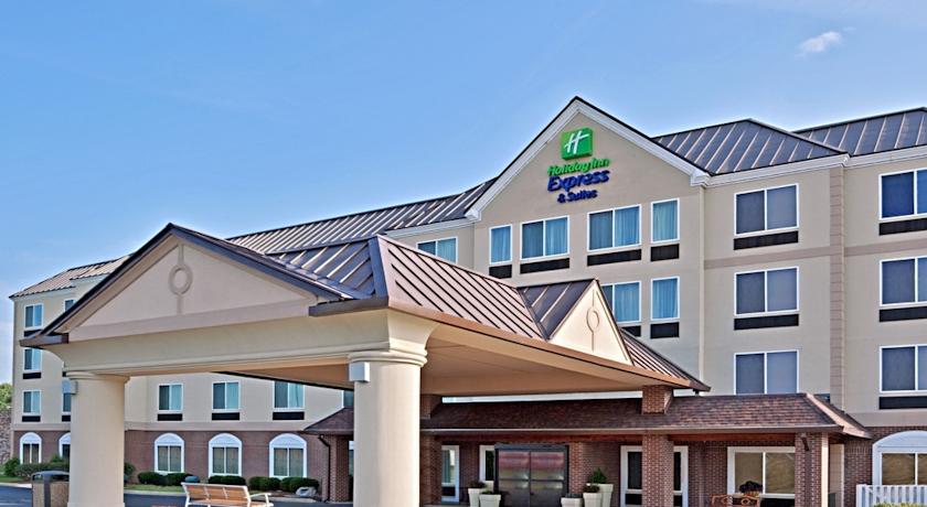 Holiday Inn Express Hotel & Suites Newark-Heath