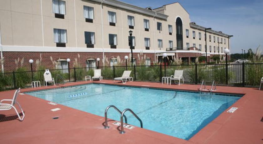 Holiday Inn Express Hotel & Suites Pell City