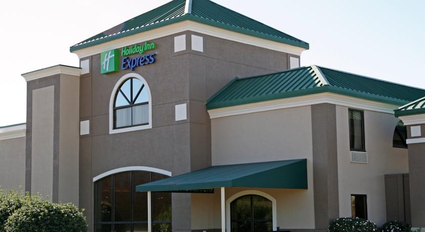 Holiday Inn Express Hotel & Suites Spring Lake - Fort Bragg - Pope Airforce Base