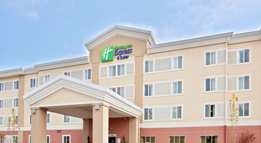 Holiday Inn Express Hotel & Suites Sumner