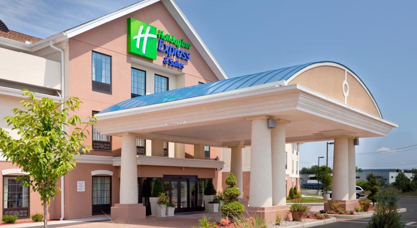 Holiday Inn Express Hotel & Suites Westfield - MA