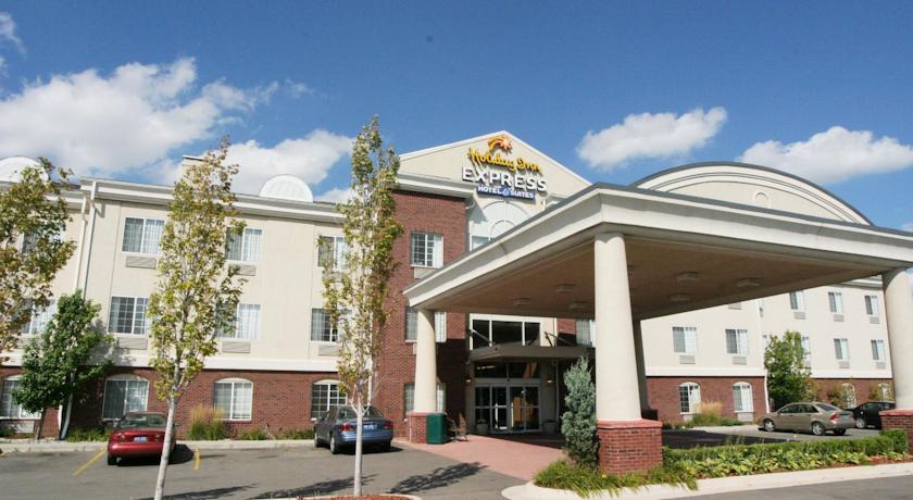 Holiday Inn Express Hotel & Suites Woodhaven