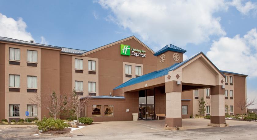 Holiday Inn Express Kansas City-Bonner Springs