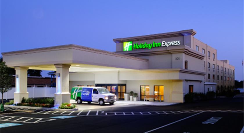 Holiday Inn Express Philadelphia Airport