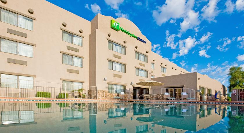 Holiday Inn Express Phoenix-I-10 West Goodyear