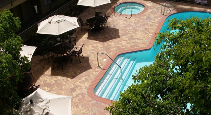 Holiday Inn Express Simi Valley