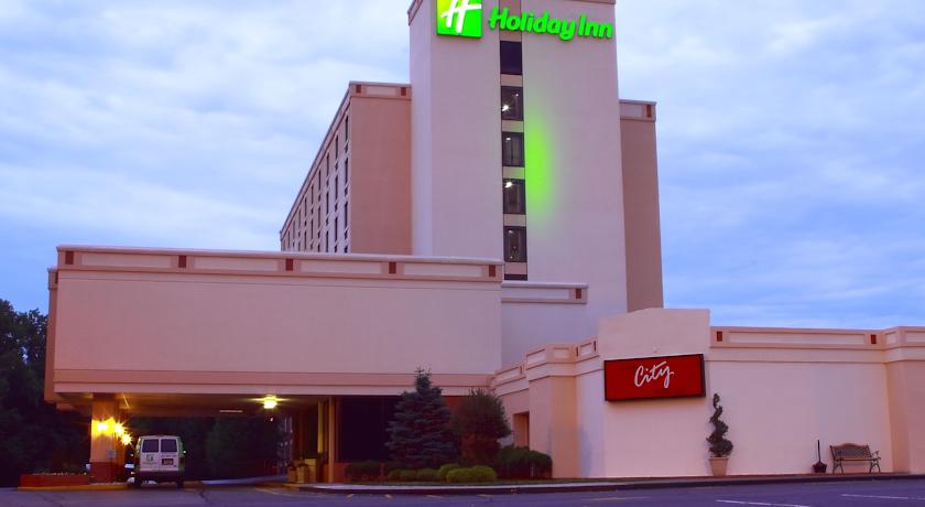 Holiday Inn Saddle Brook