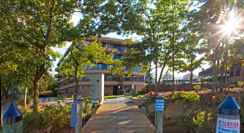 Holiday Inn Solomons Conference Center & Marina