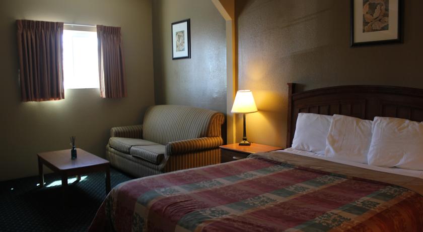 Holland Inn and Suites