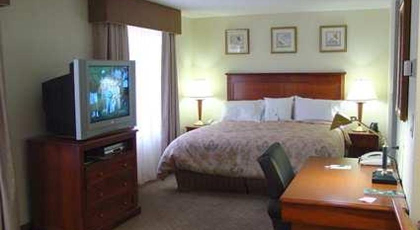 Homewood Suites by Hilton Edgewater-NYC Area