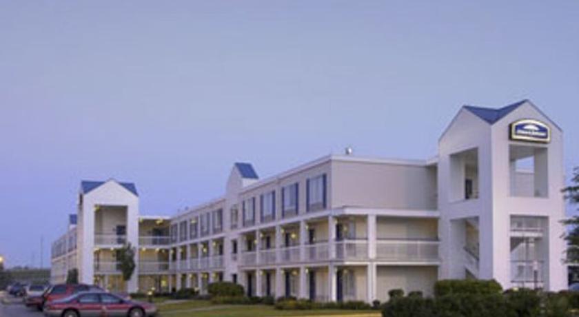 Howard Johnson Cleveland Airport