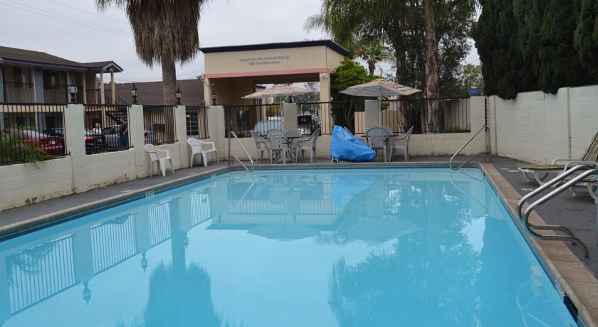 Howard Johnson Inn And Suites-Orange