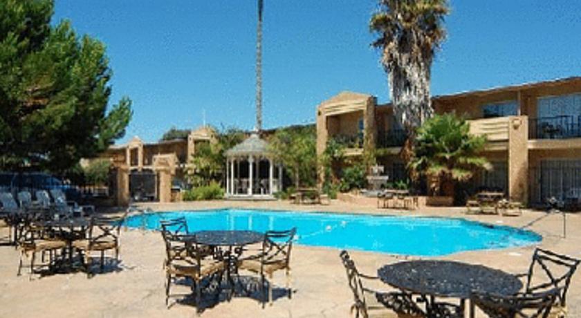 Howard Johnson Inn And Suites Vallejo/Near Discovery Kingdom