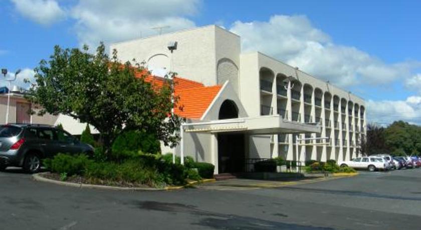 Howard Johnson Inn Clifton NJ