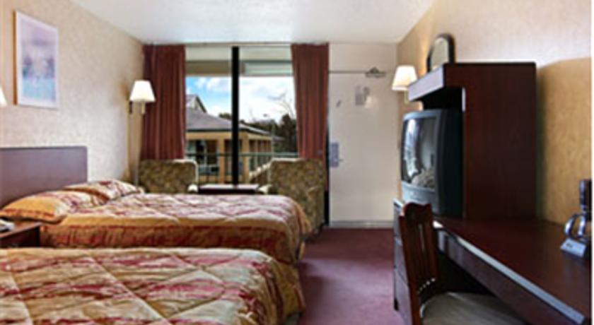 Howard Johnson Inn Roanoke Airport