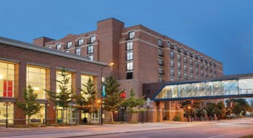 Hyatt on Main Green Bay