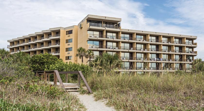 La Quinta Inn & Suites Cocoa Beach Oceanfront