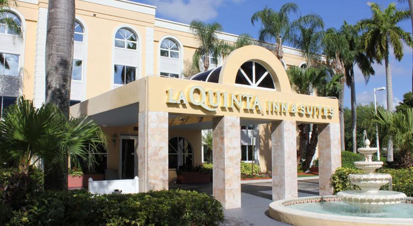 La Quinta Inn & Suites University Drive South