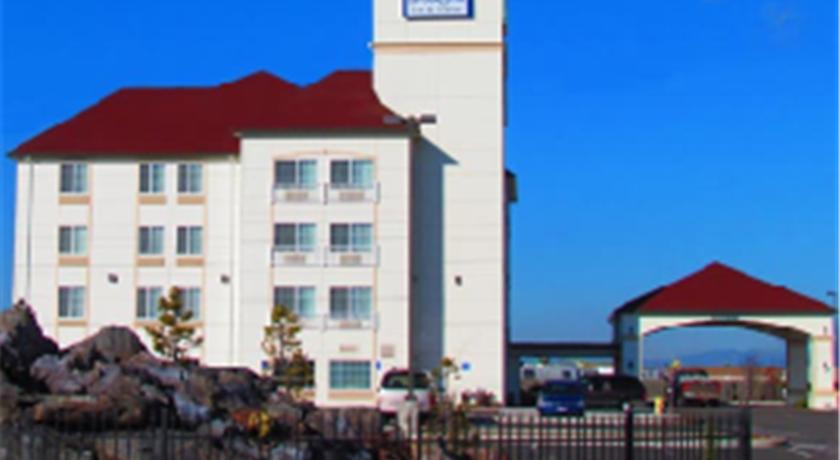 La Quinta Inn & Suites White City