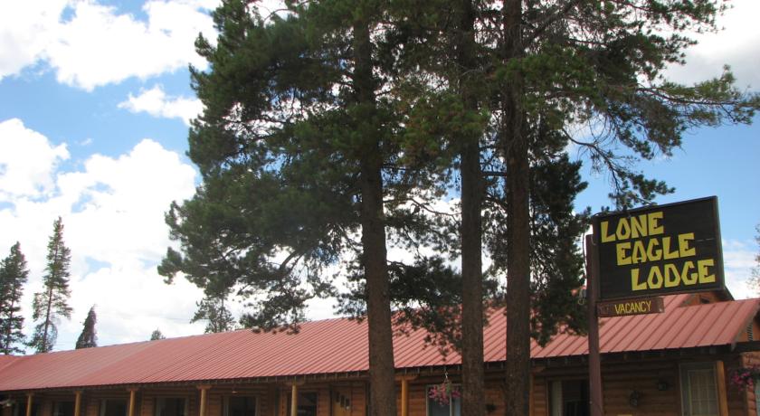 Lone Eagle Lodge And Snowmobile Rental