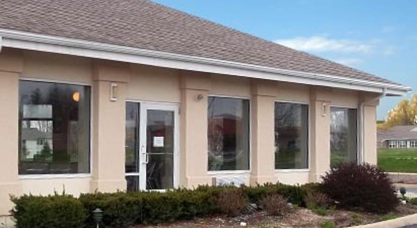 Magnuson Hotel & Suites Lansing