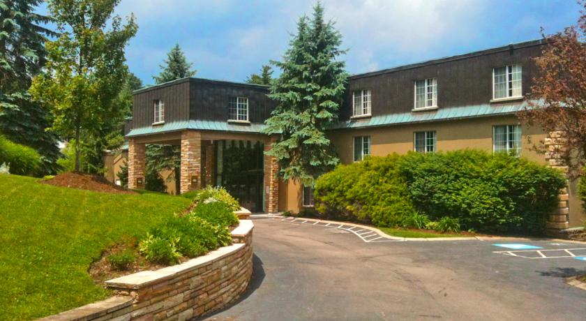 Meadowbrook Inn & Suites