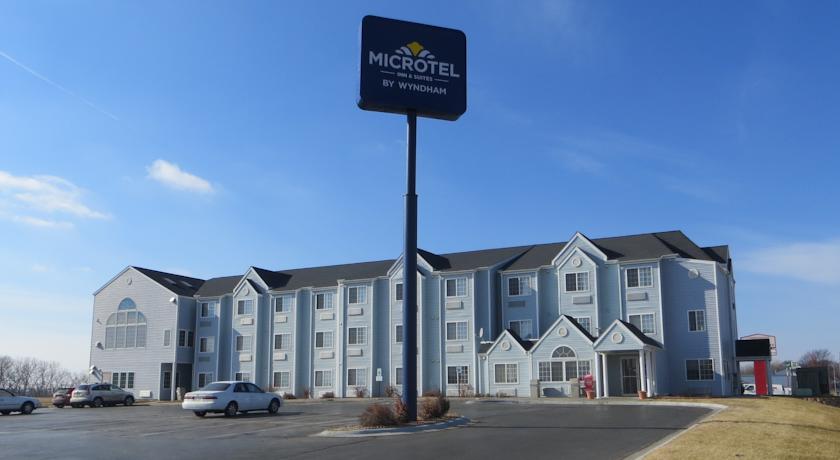 Microtel Inn and Suites by Wyndham Lincoln