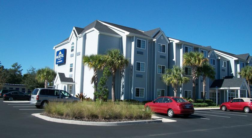 Microtel Inn and Suites by Wyndham Spring HillWeeki Wachee