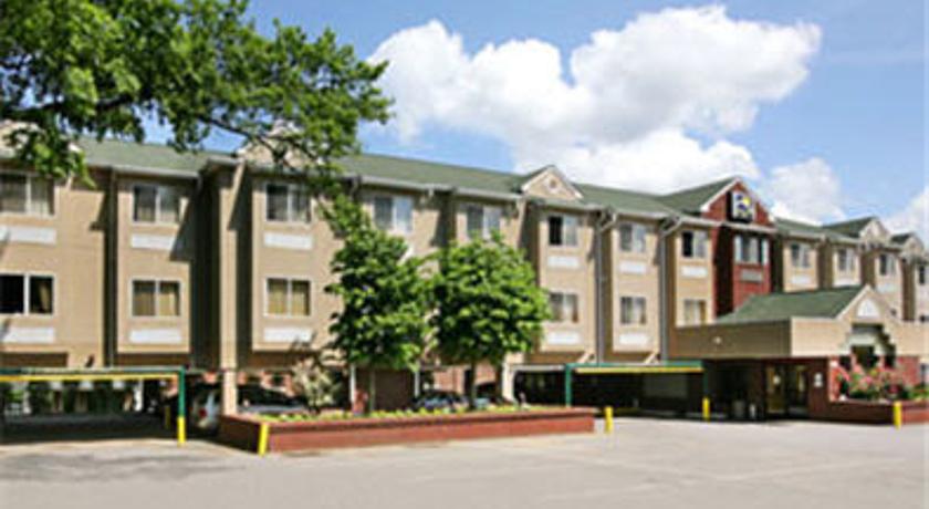 Microtel Inn by Wyndham Cornelius - Lake Norman