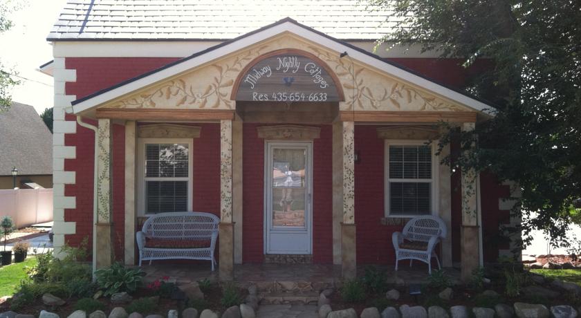 Midway Nightly Cottages