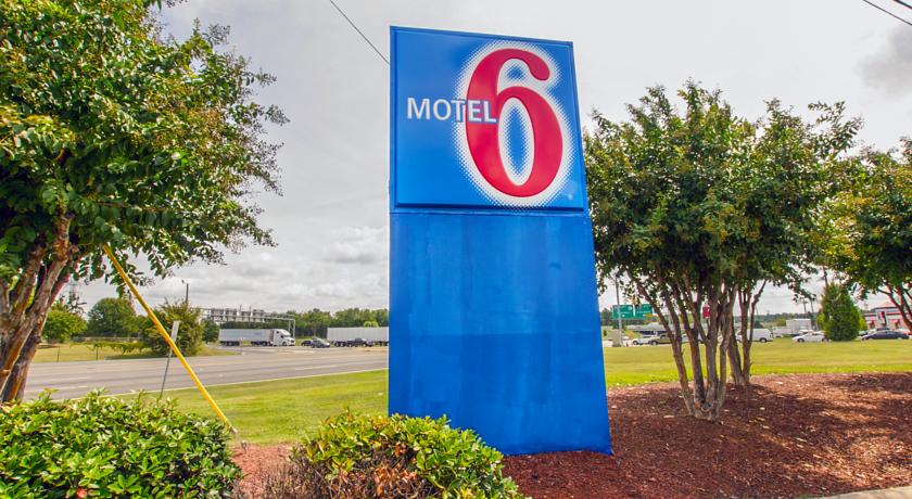 Motel 6 Charlotte Carowinds