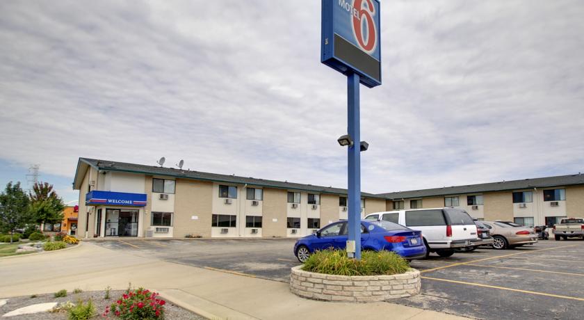 Motel 6 Peoria - East