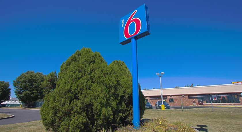 Motel 6 Piscataway