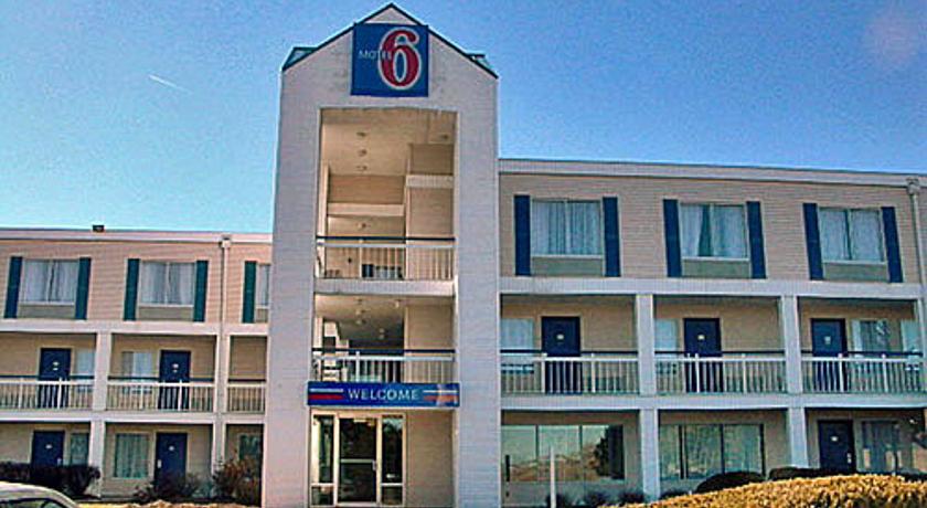 Motel 6 Rockford