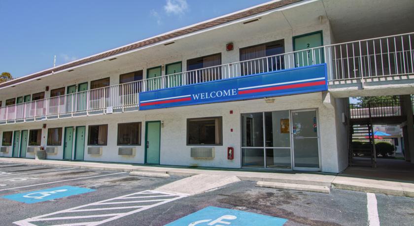 Motel 6 Savannah - Richmond Hill