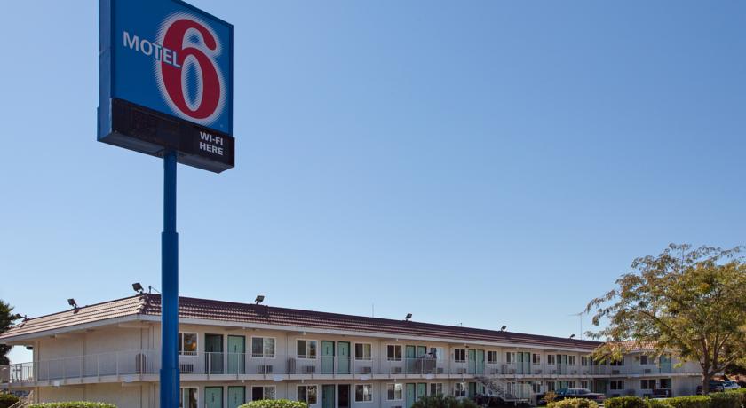 Motel 6 Stockton Charter Way
