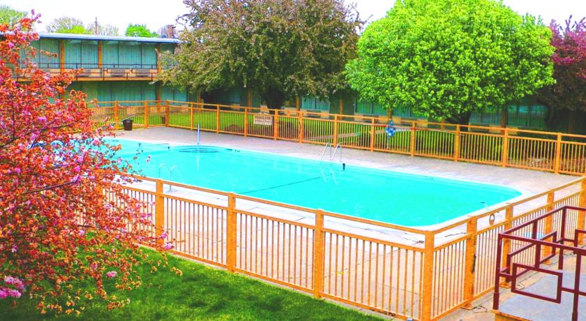 Norfolk Country Inn & Suites