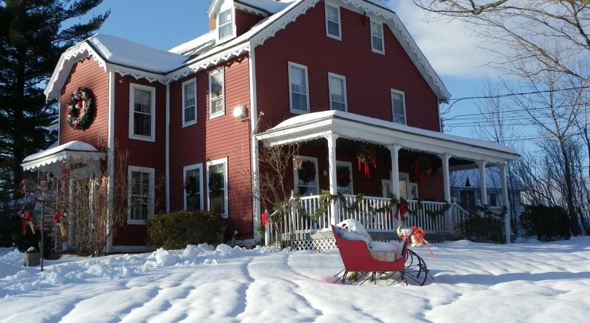 Old Red Inn & Cottages