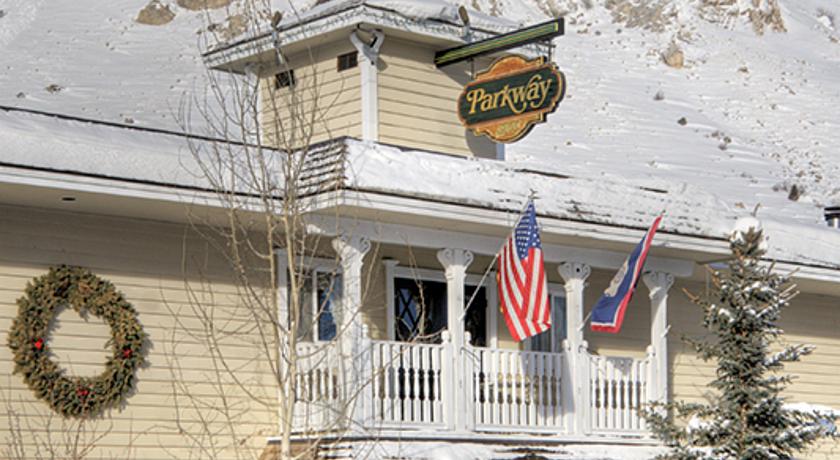 Parkway Inn